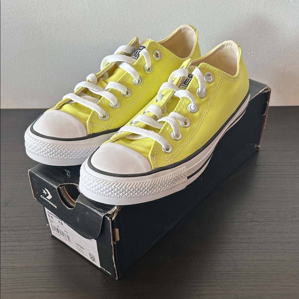 Converse Women’s Sneakers in Vibrant Yellow